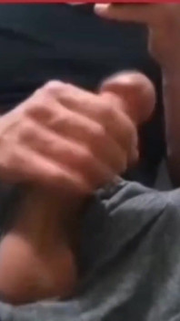 Čůrák s velkým černým p