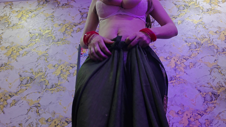 Sassysonia: Sonia Bhabhi se masturba até ela gozar no vibrador