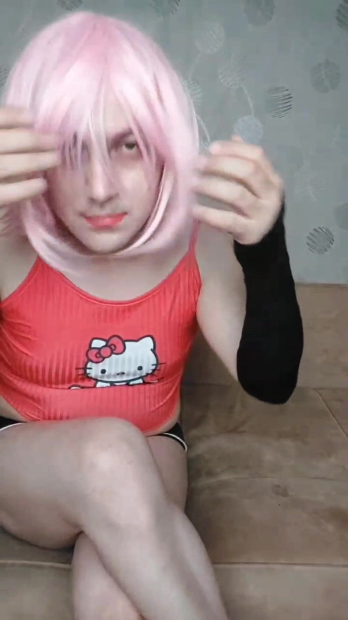 Kitty_Cross: Sissy Cowgirl Comel Dengan Kaki Lancap – Pantat Besar