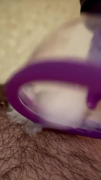 Vakuová ranní masturbace, mokrá kundička s vytékajícím krémem, jak je to pěkné