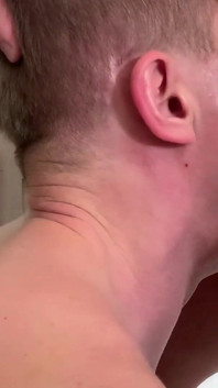 Tvrdý trénink krku mé děvky. Kašel, dávení se