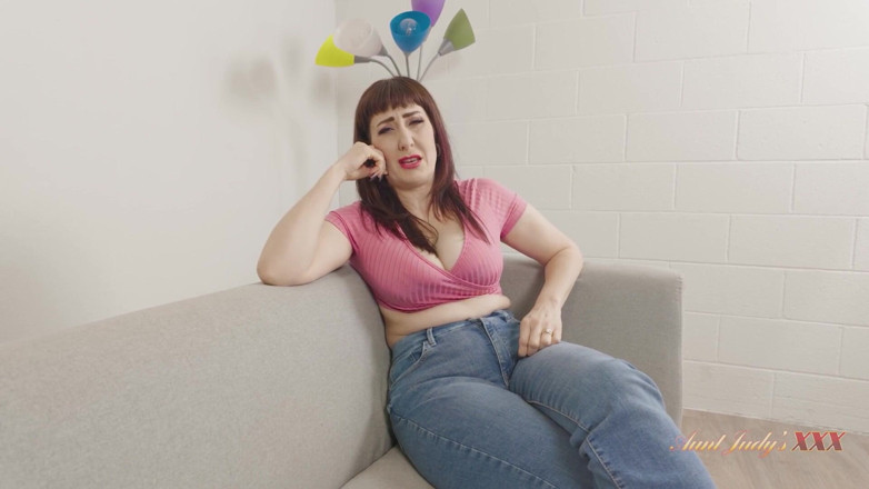 Aunt Judy's XXX: AuntJudysXXX - Sua madrasta peituda peluda Melody Mynx brinca e fode...