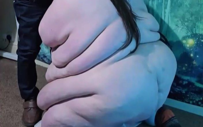 SSBBW Hunter: Товстушка смокче мій член і отримує камшоти на обличчя та камшоти
