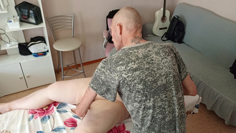 Zona901: Sogra gosta de massagem nos peitos e buceta depois que...