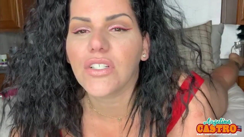 Анджелина Кастро: Angelina Castro в красных кружевах - волосы 80-х