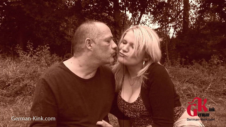 German Kink: Głębokie gardło i ruchanie w twarz dla biednej blondynki