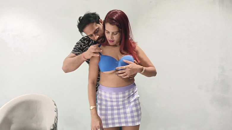 Anup chaubey: Kleermaker Ke Bahane Assistant Ke Sath Machayi Nangi Ladki Ne...