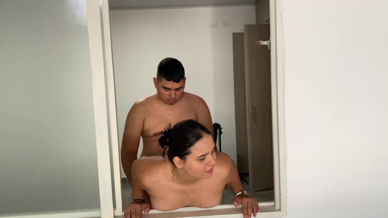 Marasex: Je baise la salope de ma demi-sœur à la fenêtre pendant...