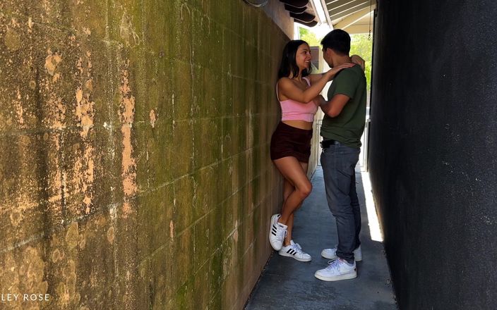 Hailey Rose: Follando en oscuro callejón - calles públicas latinas tetonas - Hailey Rose