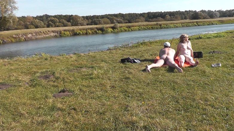 XXX-Platinum: Liebhaber fickte blonde MILF im doggystyle am strand