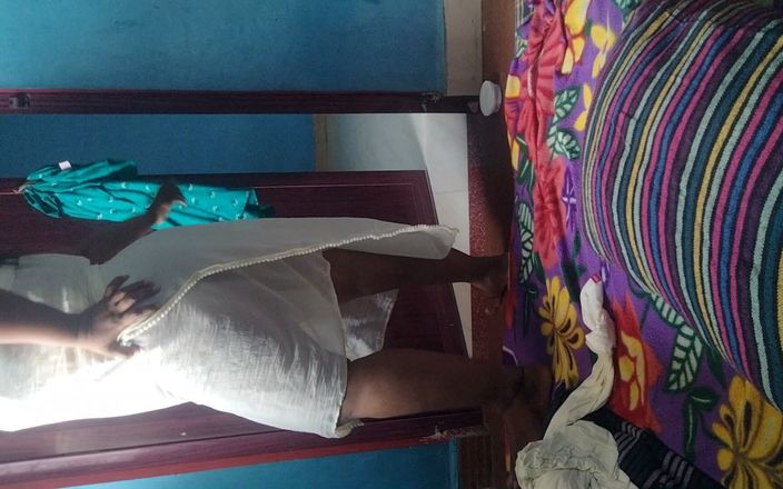 Tamil lesbian: santai setelah sama pasangannya