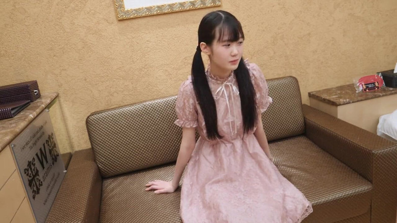 Asian cutie: Asian angel 7042