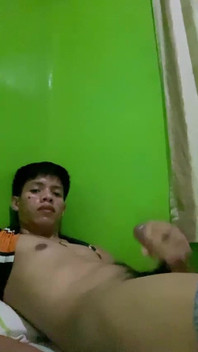 Pinoy Twink Quick Jerk off