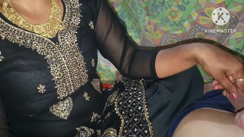 Nisha kajal: Müslüman yeni evli yenge hindu devar tarafından neredeyse sikiliyor