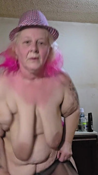 Momnys a Mess When Stepson Undressed