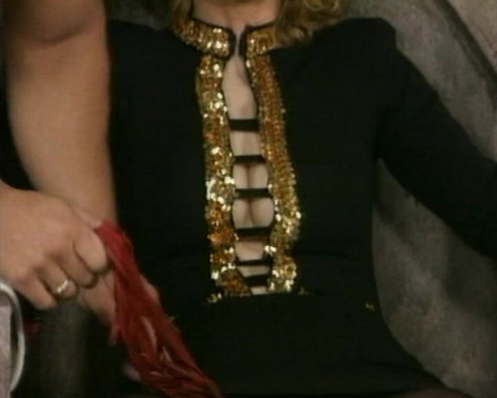 Bdsm Extreme Fantasy: La figa schiava si sottomette alla penetrazione profonda # 6