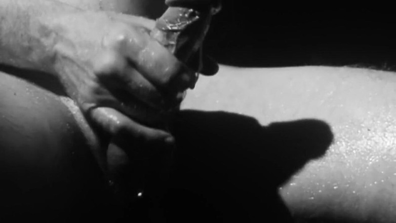 Kane Santiago: Melancap berminyak dan pancutan mani dengan 2 kamera dalam hitam dan...