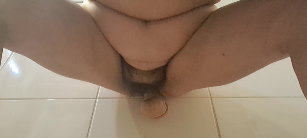 Mommy big hairy pussy: Mẹ kế Fucks với dương vật giả trong phòng tắm