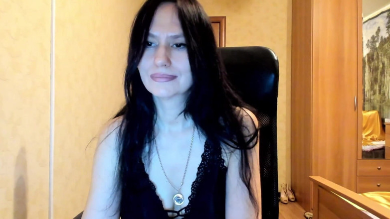 ANGELA_LADY: Despojada follada vestida
