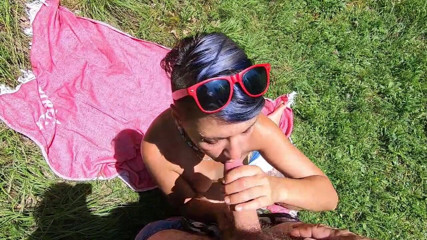 bekycarril: Satu lagi blowjob kejutan di hutan