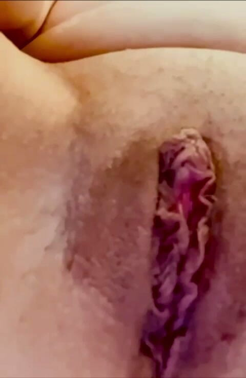 BustySecretGf: MILF šousí její kundičku