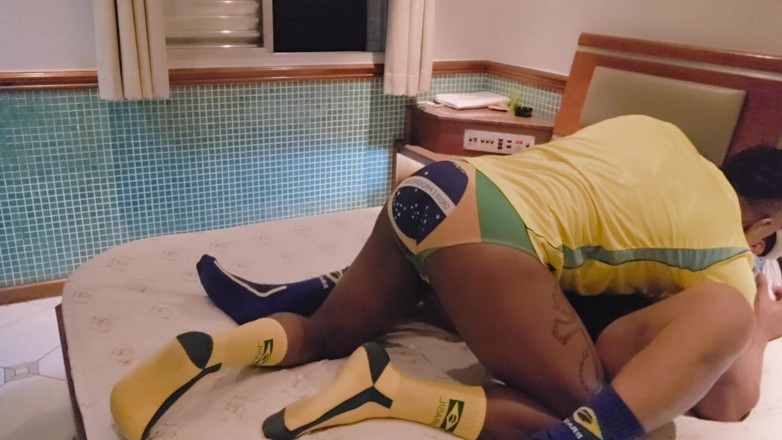 Milton Escudero: Brazilská brunetka mě vezme do motelu a mnohokrát mi oplodní...