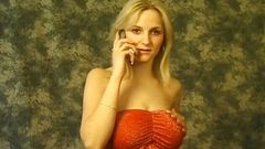 Flash Model Amateurs: Sexy blonďatá kočka miluje ukazovat svá obrovská prsa