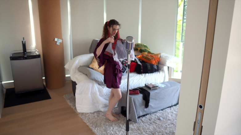 Piper Blush: Hewan peliharaan guru, video pemberontak