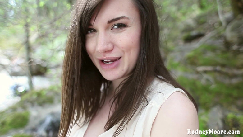 Horny Hairy Girls: Очень беременная Paris Lincoln мастурбирует на улице
