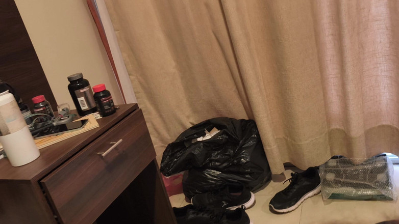 Moo DBOXXX: Mama singură pe care am întâlnit-o pe Facebook vrea să repare...