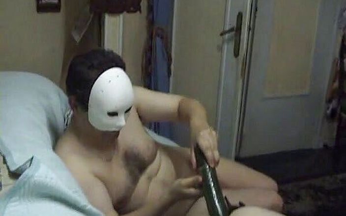 Java Consulting: Puta madura obtiene su culo perforado por un hombre enmascarado...