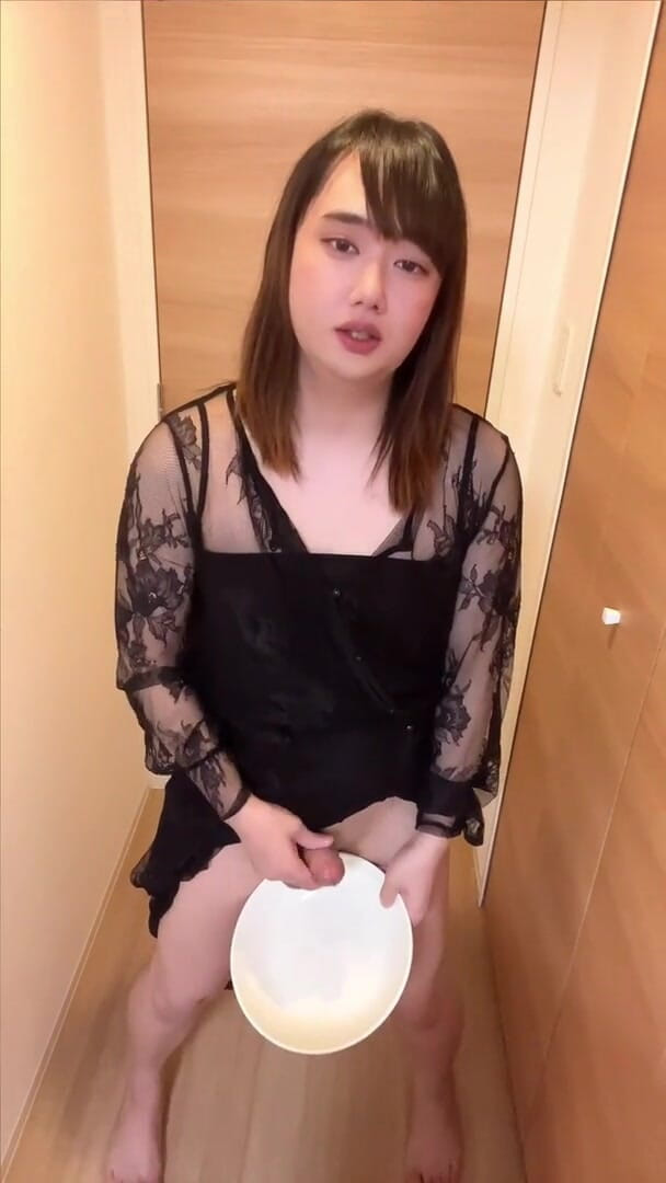 MinamiCrossdresser: Thủ dâm ở ban công