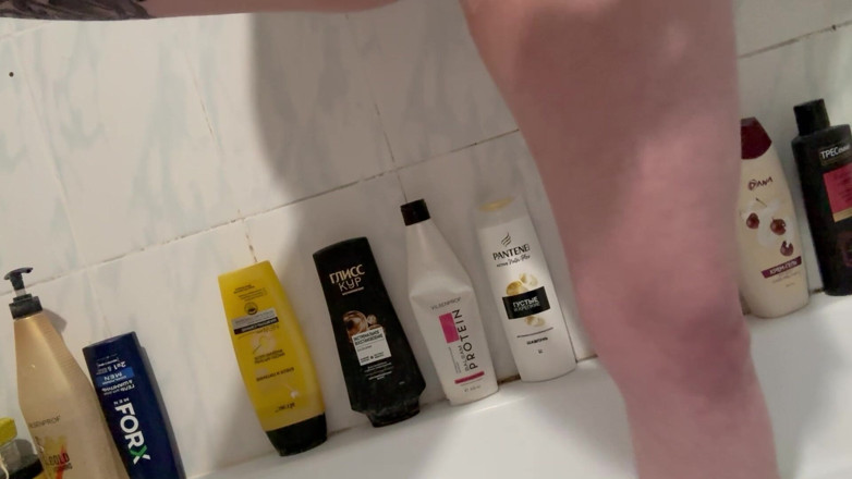 Deylamoons: Pussy Shaving and Pissing