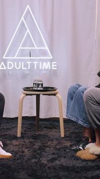 Shay Sights &reagan Foxx: जुड़वां, चोदने लायक मम्मी बूम, और मुझे भी अंदर जाने दो । The Adult Time Podcast