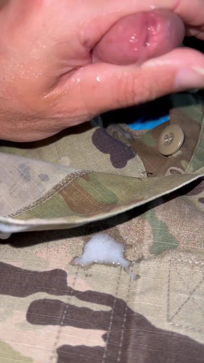 Gay Soldier Stuff: Army Solider in Uniform - Cumshot Compilation!
