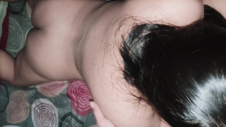 Desi Natalie: タイマッサージフェラチオ