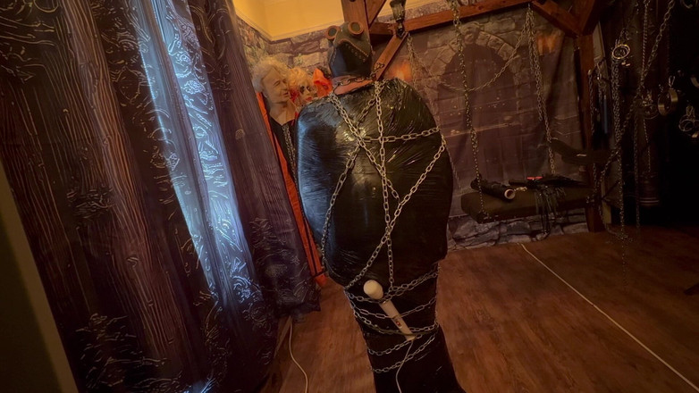 Aaexperiencesltd: Teil 1:- Domina satana &amp; Bag Man Paletten Wickel und Ketten.