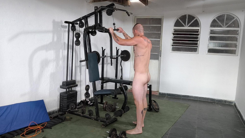 carmonaoficial: Carmona trenuje nago