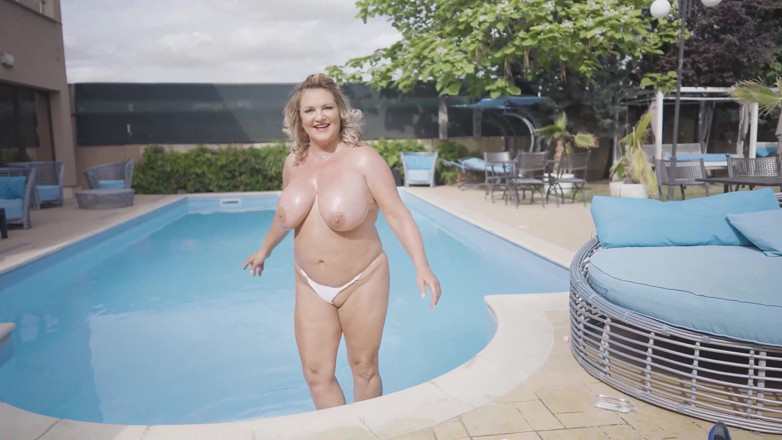 MMV EP BEST MOVIES AND CLIPS: Casting Im Pool Mollig Dicke Titten, Arsch, Aber Ficken