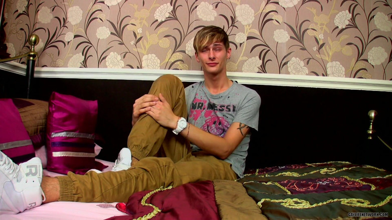 Teach Twinks: Connor Is a Horny &amp; Fun Guy to Shoot