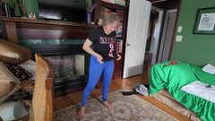 MarieRocks: लायक दादी कपड़े बदल रही है