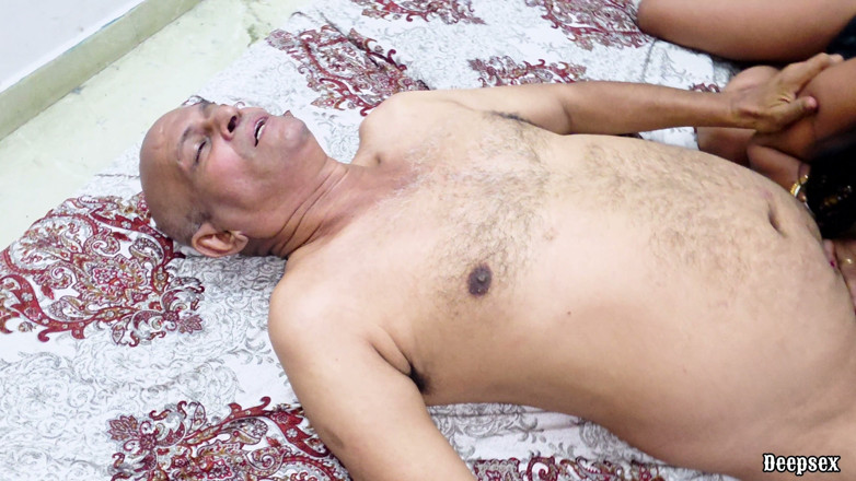 Kamasutra61: 老男人老板重口味舔舐亲吻他的伴侣女友终极性爱视频