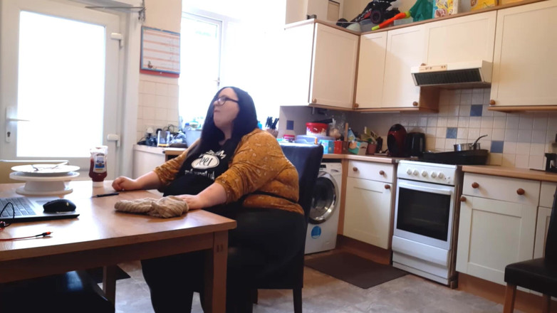 SSBBWLadyBrads: BBW SSBBW fanfiction fantazie lízání a růst těla