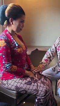 Cosplay Javanese Sinden quyến rũ của mẹ kế Itha