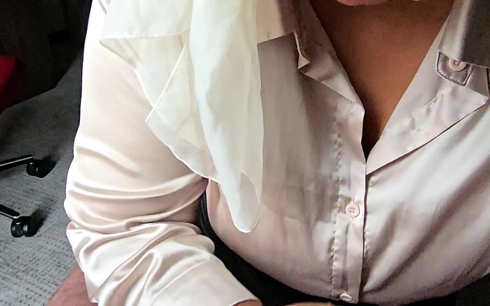 Slutty Ms B: Blouse en satin, hôtel, pipe