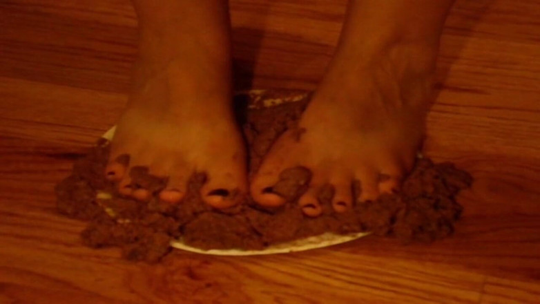 Sexy Amateurz: Dog food crushing