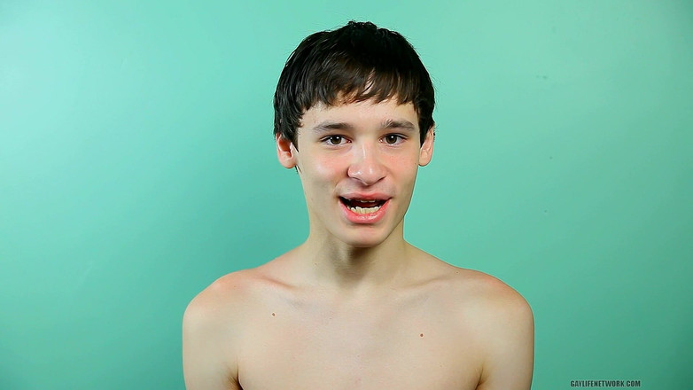 Beddable Boys: Roztomilá Twink Damien Telrue dává rozhovor