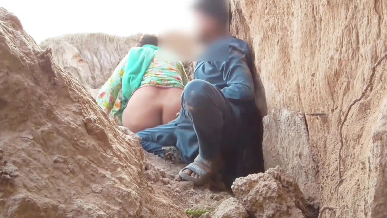 Abida sexy: Seks na świeżym powietrzu Desi