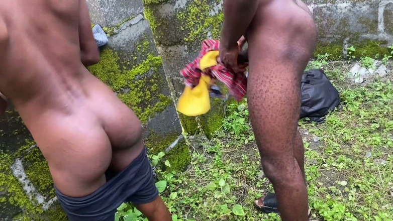 Xxx69bang: Ghetto Guy Huge Cumload on Petite Girl