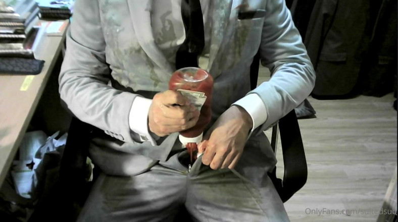 SuitedSub: Gunging a velvet suit